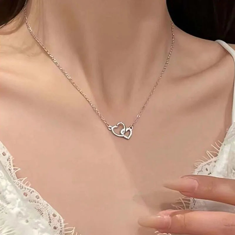 Gümüş Renk Kalp Kolye | Kadın Zarif Kalpli Kolye | Günlük ve Parti Kombinleri İçin Şık Takı | Love Heart Charm Necklace