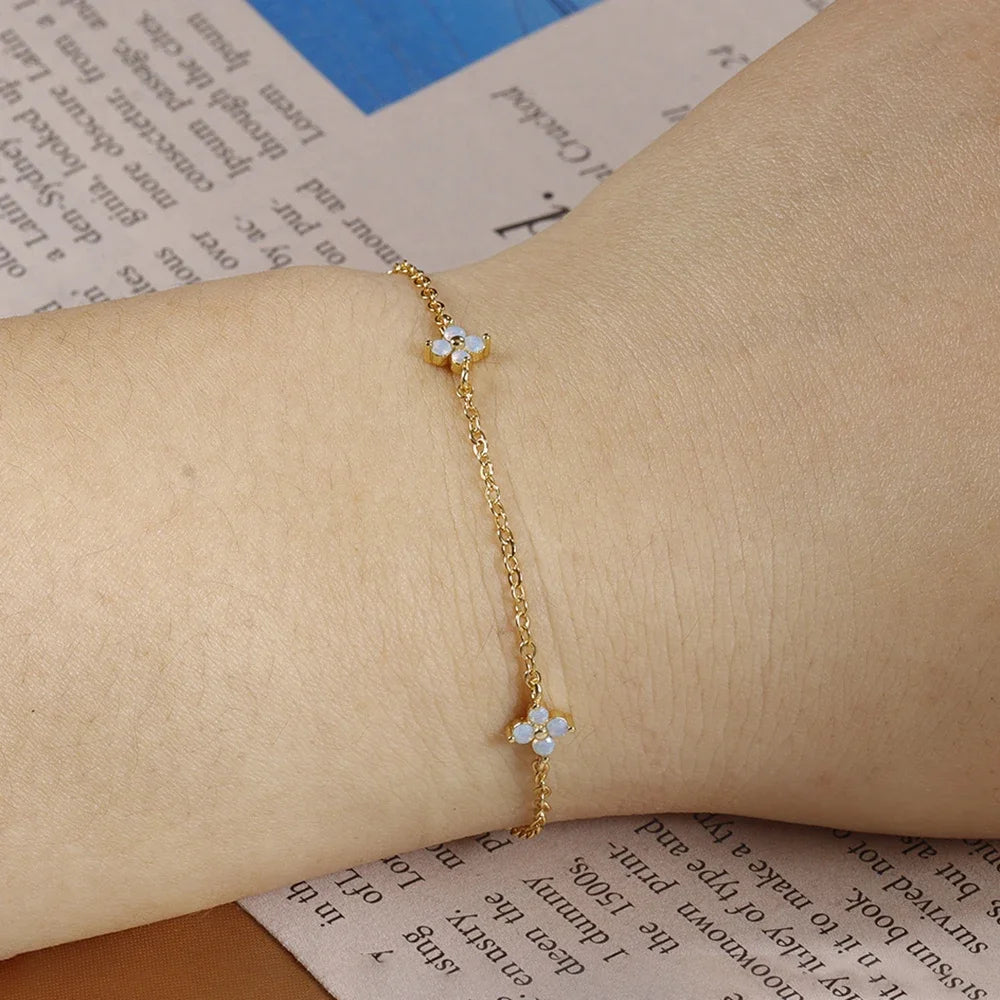 18K Altın Kaplama Dört Yapraklı Yonca Kolye | Zirkon Taşlı Paslanmaz Çelik Kadın Kolye | Şans ve Zarafetin Simgesi