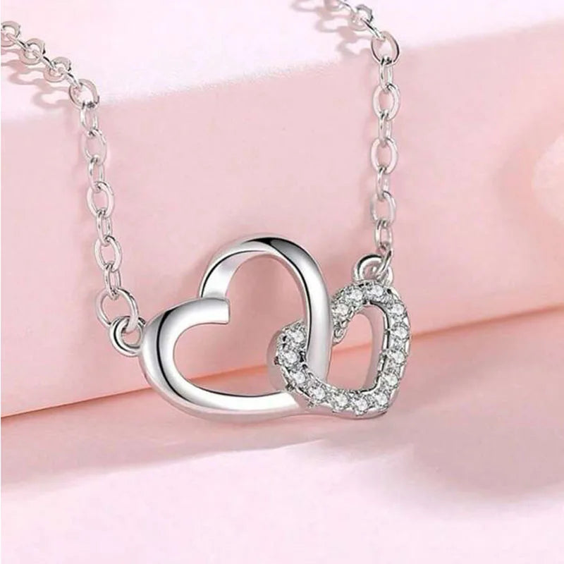 Gümüş Renk Kalp Kolye | Kadın Zarif Kalpli Kolye | Günlük ve Parti Kombinleri İçin Şık Takı | Love Heart Charm Necklace