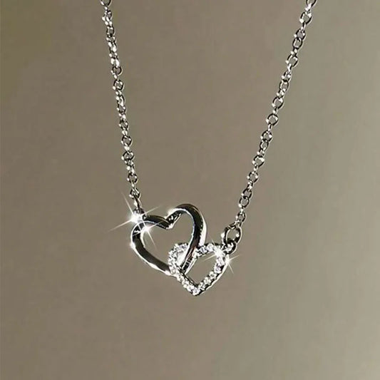 Gümüş Renk Kalp Kolye | Kadın Zarif Kalpli Kolye | Günlük ve Parti Kombinleri İçin Şık Takı | Love Heart Charm Necklace