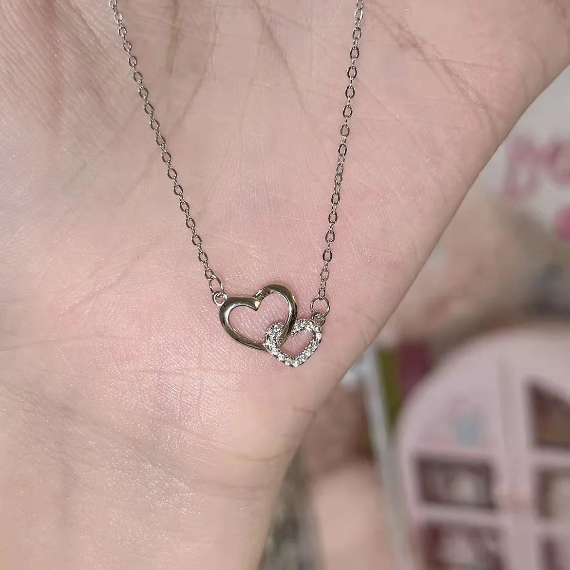Gümüş Renk Kalp Kolye | Kadın Zarif Kalpli Kolye | Günlük ve Parti Kombinleri İçin Şık Takı | Love Heart Charm Necklace