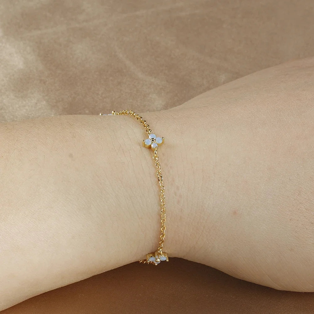 18K Altın Kaplama Dört Yapraklı Yonca Kolye | Zirkon Taşlı Paslanmaz Çelik Kadın Kolye | Şans ve Zarafetin Simgesi