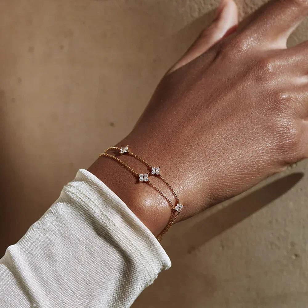 18K Altın Kaplama Dört Yapraklı Yonca Kolye | Zirkon Taşlı Paslanmaz Çelik Kadın Kolye | Şans ve Zarafetin Simgesi