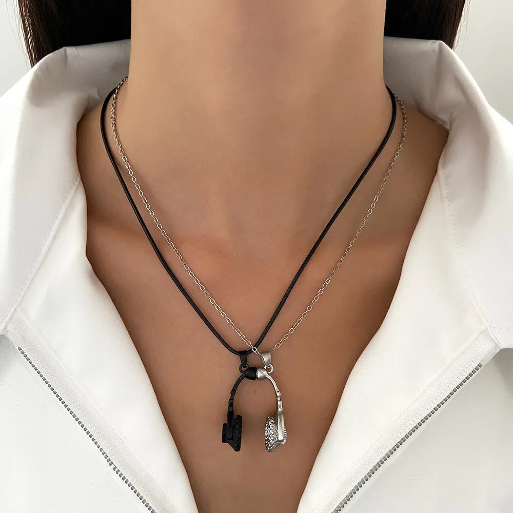 Gümüş Renk Kalp Kolye | Kadın Zarif Kalpli Kolye | Günlük ve Parti Kombinleri İçin Şık Takı | Love Heart Charm Necklace